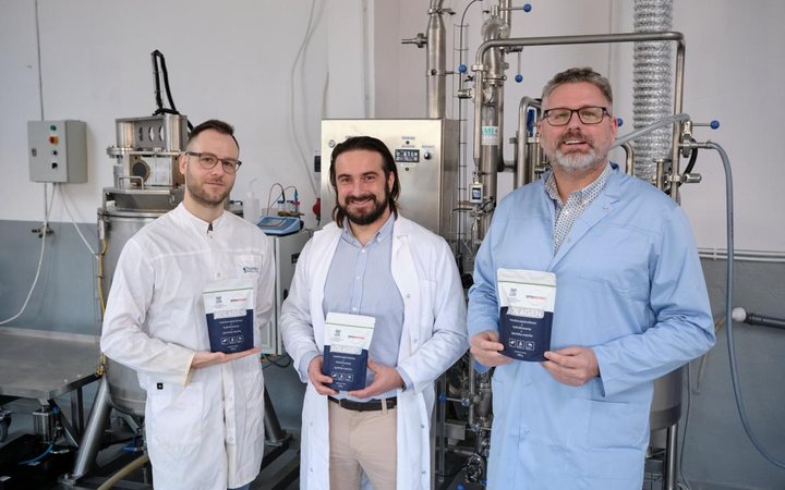 Twórcy kolagenu z matchą, artykuł w Życiu Uniwersyteckim